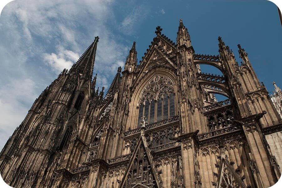 Gotik Mimari Nedir? Gotik Mimari Örnekleri